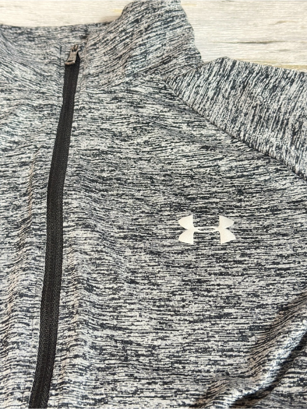 Under Armour Women's Tech Twist 1/2 Zip Pullover | Charcoal Heather Gray Size M - Picture 5 of 9